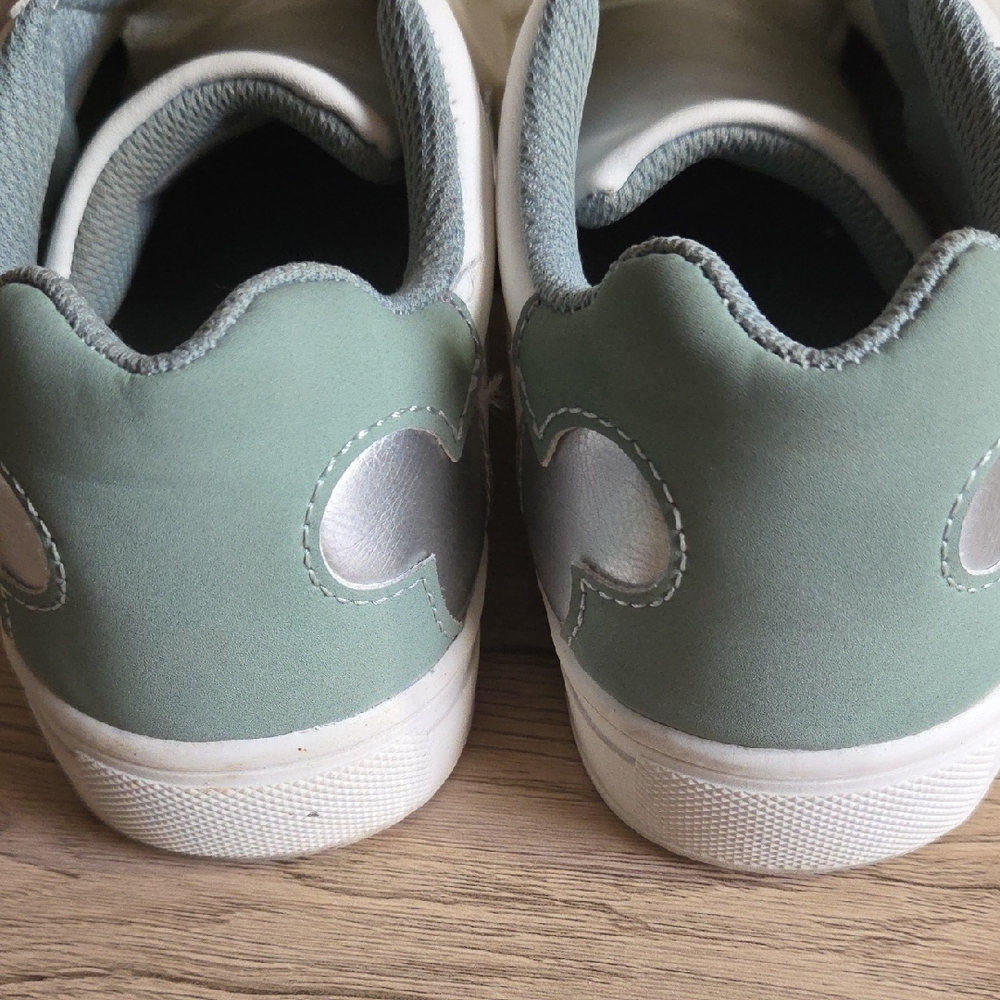 Disney White MINNIE & MICKEY Sneakers (Fits 7.5-8) - Picture 6 of 14
